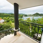 Two-bedroom With View Appartement
