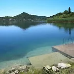 Two-bedroom With View Appartement