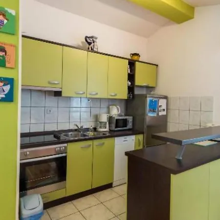 Two-bedroom With View Appartement *