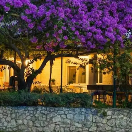 Two-bedroom With View Appartement *