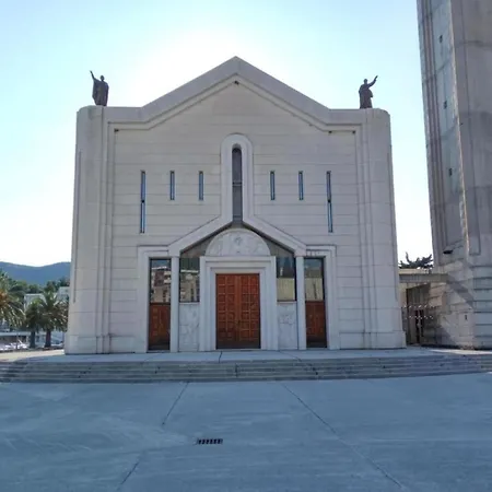 Two-bedroom With View * Bara