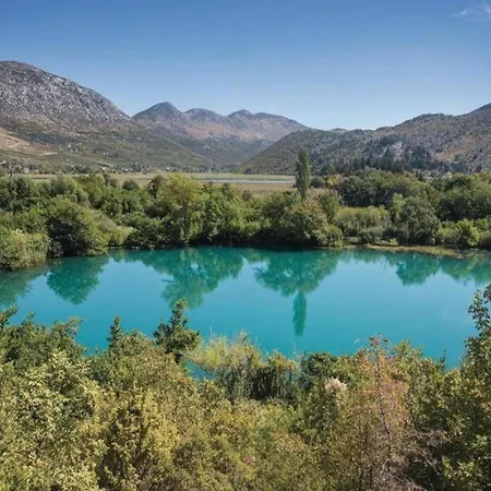 Two-bedroom With View Bara