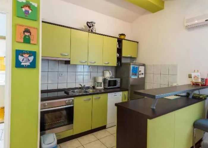 Two-bedroom With View Appartement *