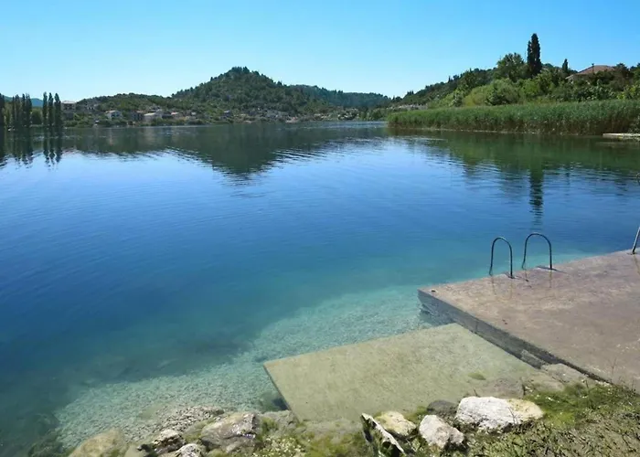 Two-bedroom With View Appartement