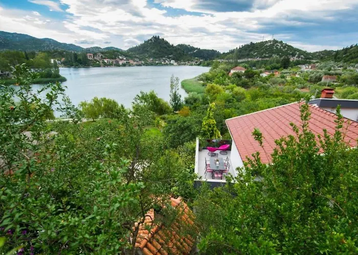 Two-bedroom With View Appartement